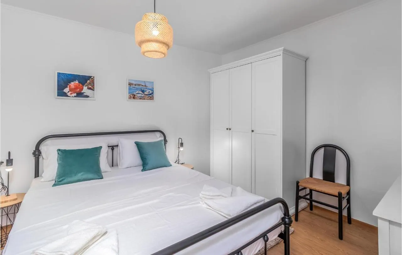 3 Bedroom Amazing Home In Kraljevica 0*,